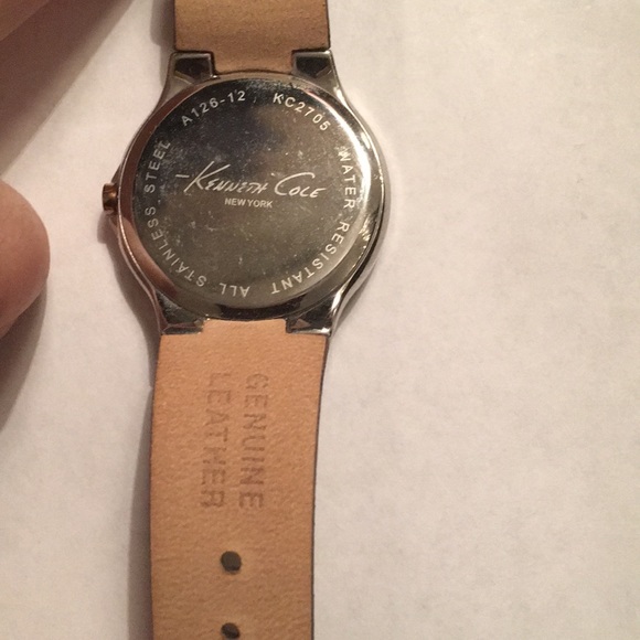 Watch - Picture 2 of 4